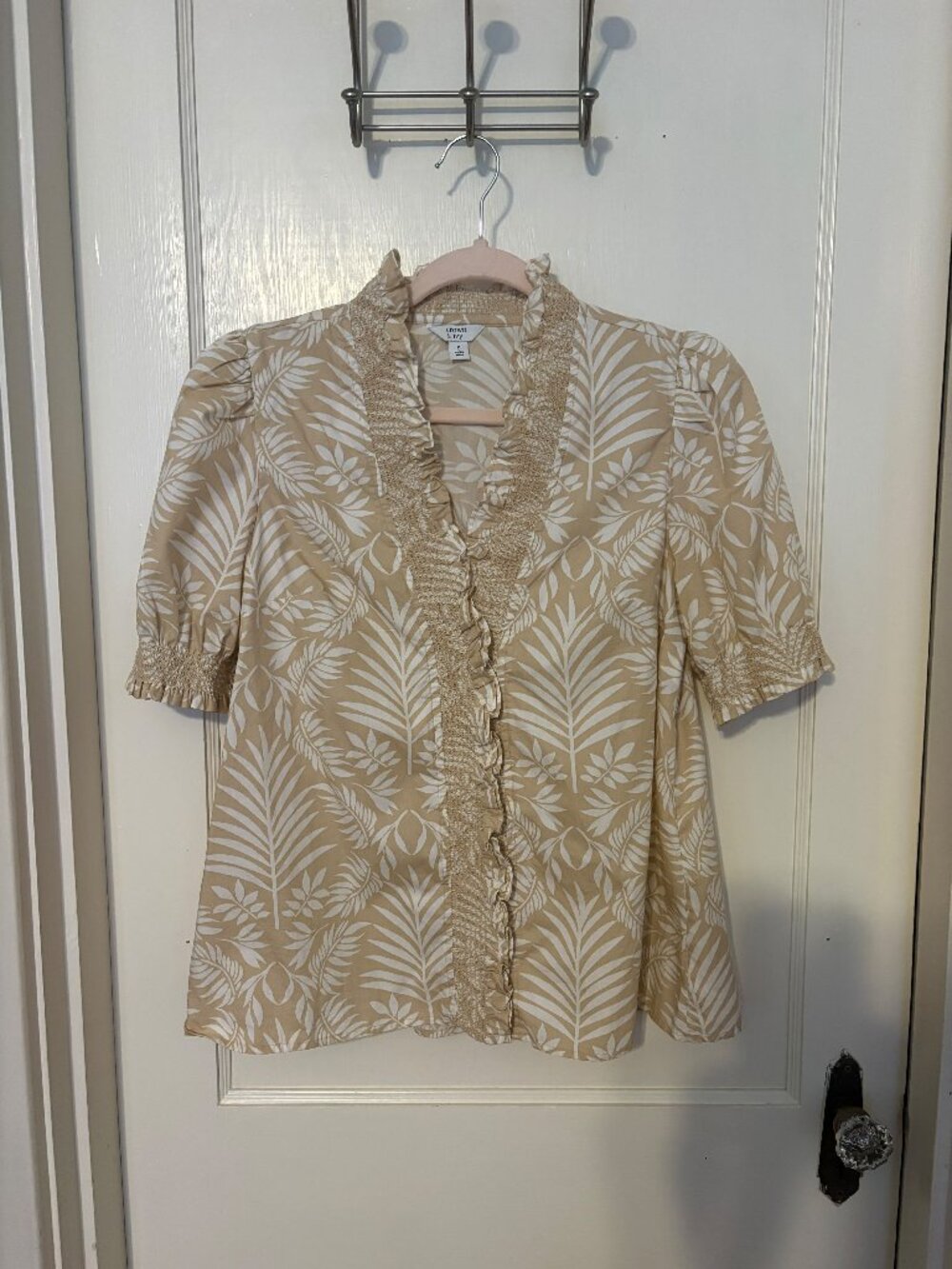 Printed puffed short sleeve blouse
